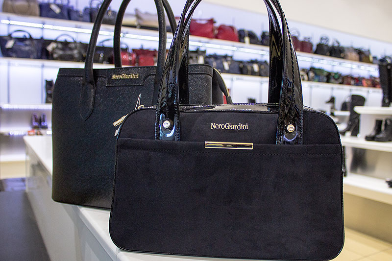 Gipys vede Nero... Giardini