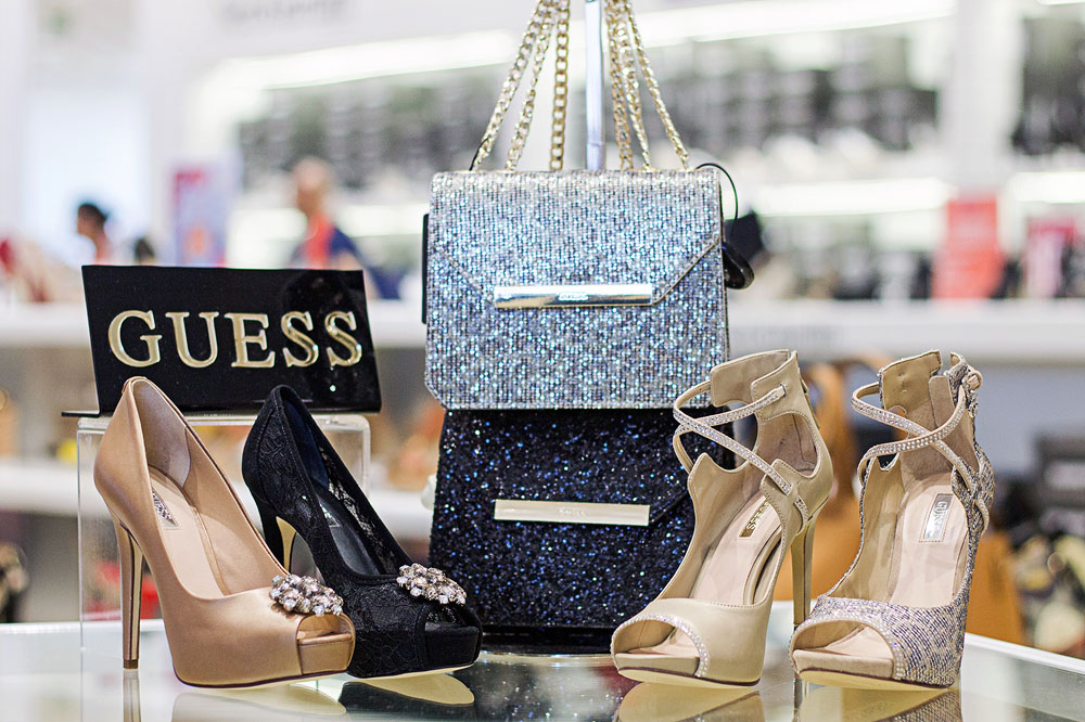 GUESS, la tua estate