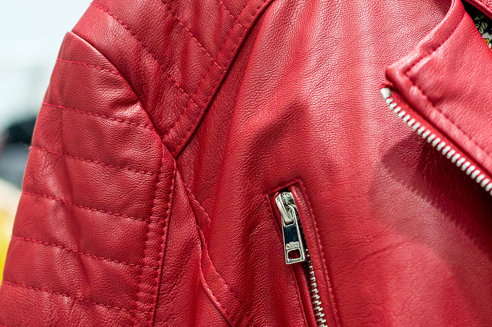 Oltre mette tutti in riga (e fiori)